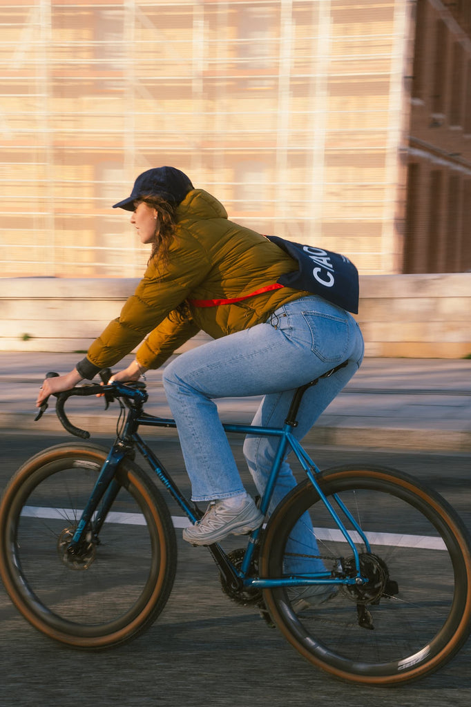 Ciao Cycling Musette Navy on Bike