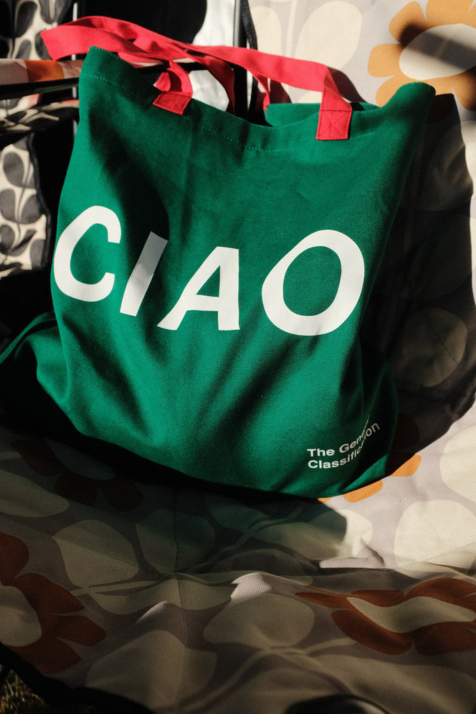Ciao Tote Bag Green Close up in the sun